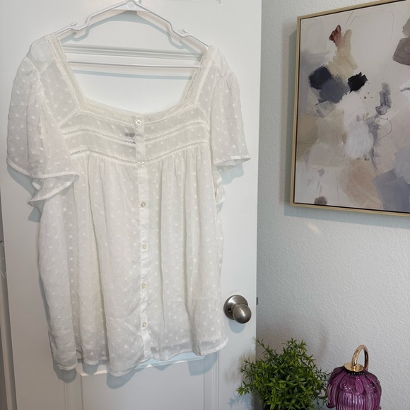 Torrid White Swiss Dot Button-Front Top Size 3 - Picture 2 of 5